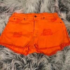 Vintage Levi shorts orange